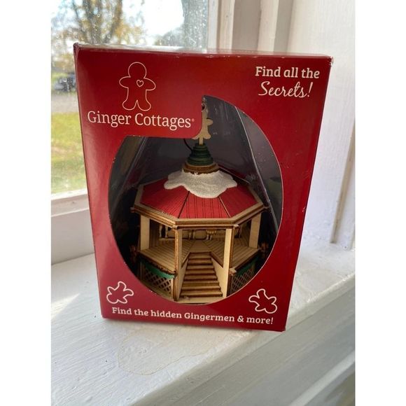 Olde World Christmas Gingerbread Cottage - Picture 1 of 2